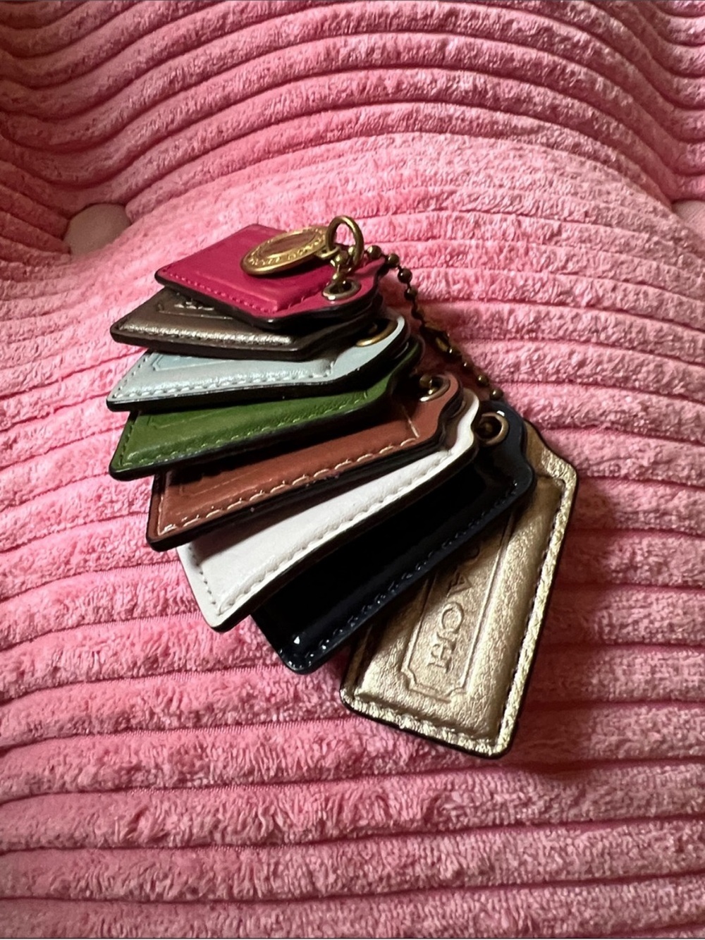 β€οΈπ§‘πππ©΅ππCOACH HANG TAGSβ€οΈπ§‘πππ©΅ππ5/& 8 pc bundle available - Picture 3 of 16
